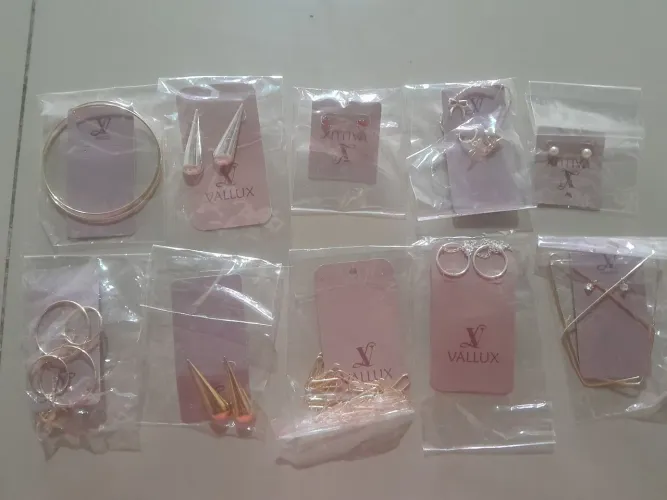 Kit com 18 peças banhadas a ouro e prata 