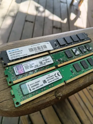 Memóriam ram 4GB DDR3 1333mhz Kingston/Bluecase