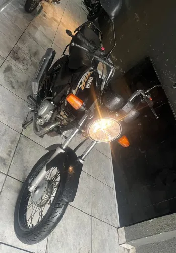 Ybr 125 top escapamento tá com barulho mas normal em dia