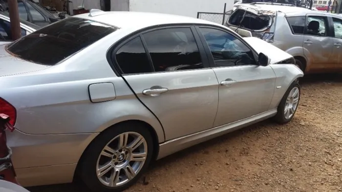 Sucata BMW 320 IA 2010 Para Peças