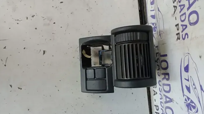Difusor de ar com moldura L,E Corsa Clássic.