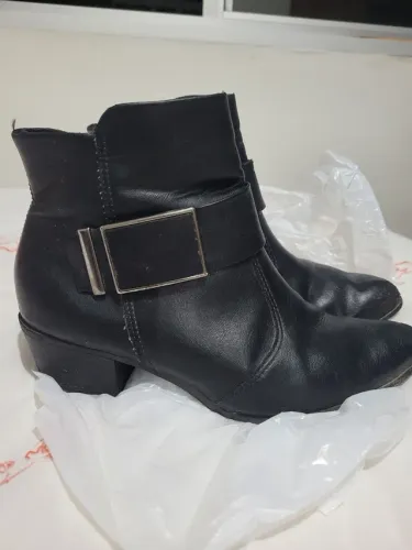 Bota cano curto preta VIZZANO