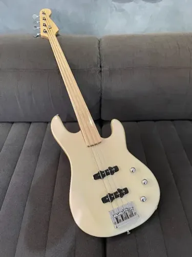 Baixo Fretless 4 cordas