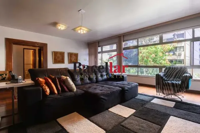 Apartamento - / Residencial / Tijuca