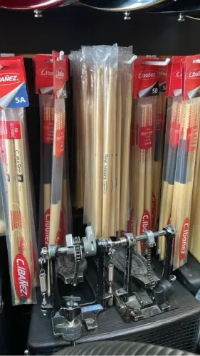Baquetas Williams 5A - Nova by Vic Firth cibanez Xpro 