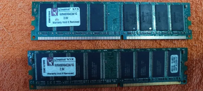 Memória Ram Kingston KVR400X64C3A/1G Desktop DDR1 400MHz