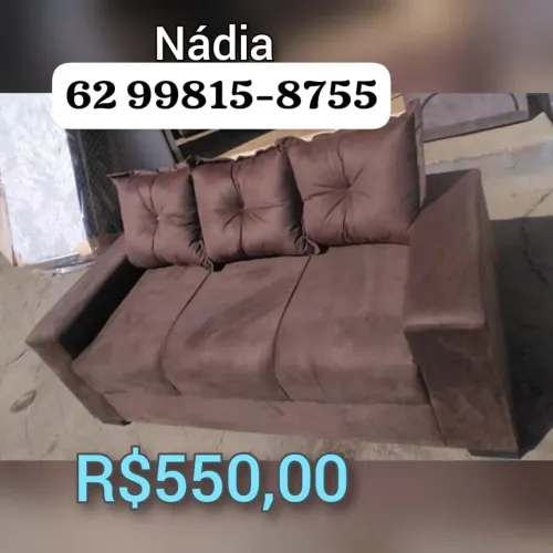 Sofá acompanha puff