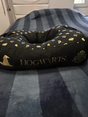Almofada Harry Potter porta balde de pipoca e 2 copos Hogwarts