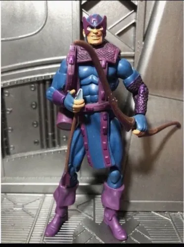 MARVEL UNIVERSE/HAWKEYE (GAVIÃO ARQUEIRO)