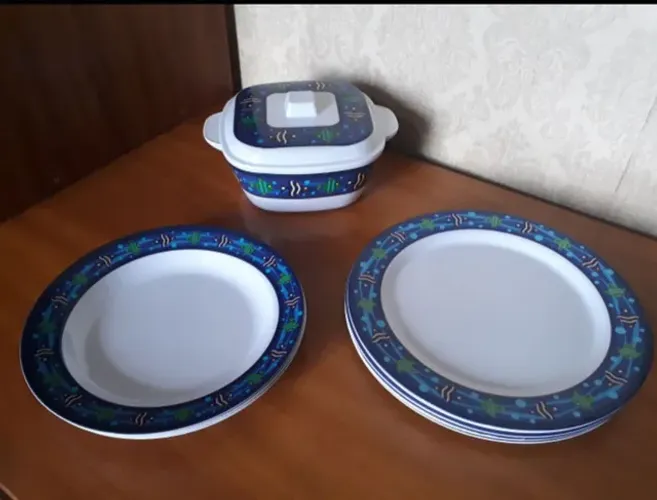 Conjunto de Pratos Rasos e Fundos com Compoteira