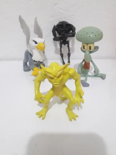 Lote de bonecos em miniatura para colecionadores