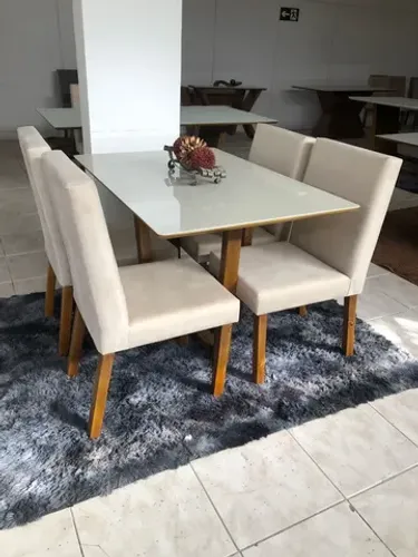 Mesa com 4 cadeiras MADEIRA MACIÇA