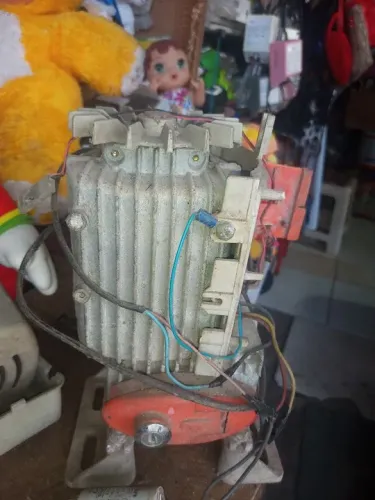 moto de portão antigo