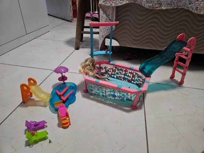 Conjunto de Piscina Barbie e da Polly - Brinquedos para Meninas