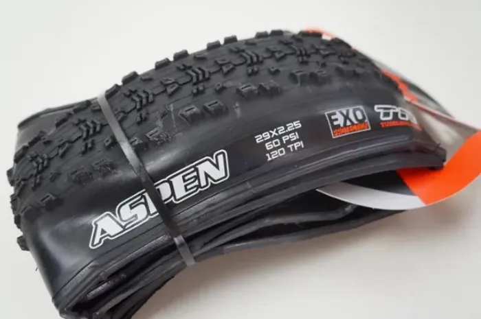Pneu Mtb Maxxis Aspen 29 2.25 Tubeless Ready Exo em Kevlar 120 TPI 4245