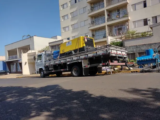 Carretos fretes e viagens caminhão 3/4
