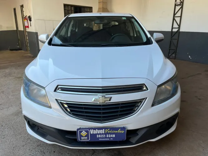 Chevrolet - Onix 1.4 LT 