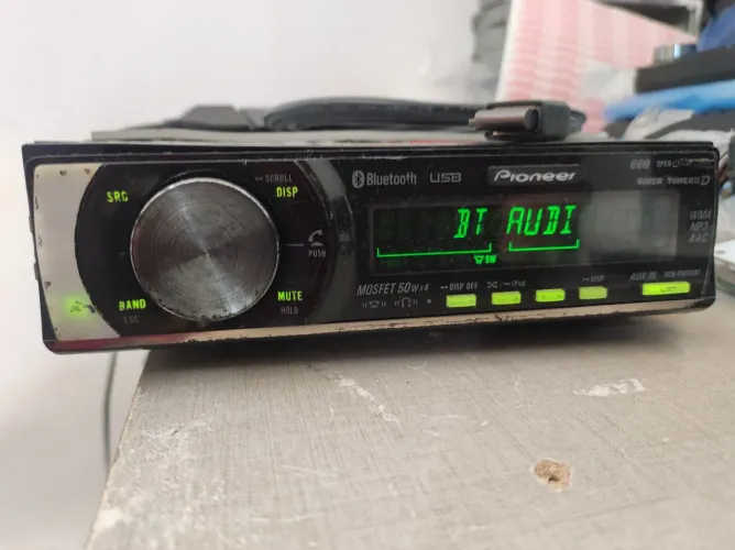 Som automotivo Pioneer deh-p8080bt(USB, Aux, CD, FM, Bluetooth) multicolor 