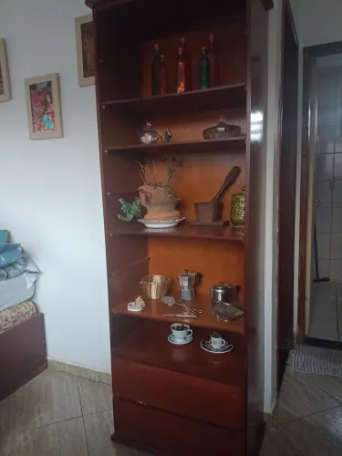 Estante de madeira , último lote.