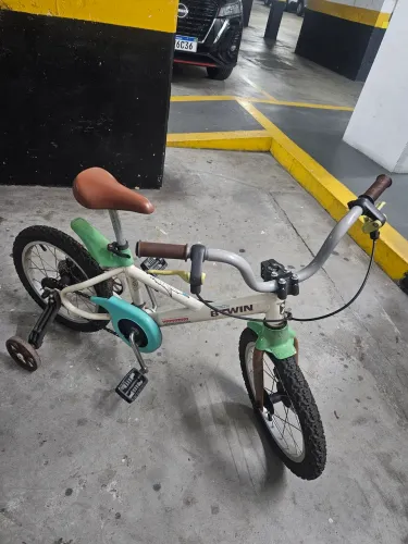 Bicicleta B'Twind marca Decatlon aro 16