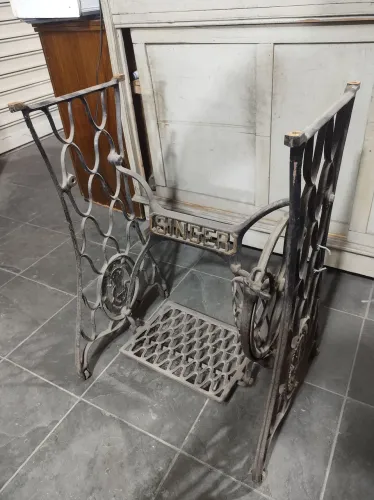 Mesa Máquina de Costura SINGER