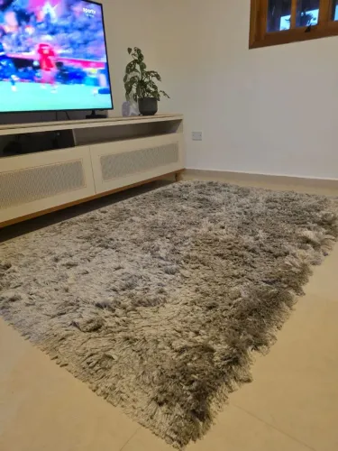 Tapete Peludo Cinza - Decoração Moderna