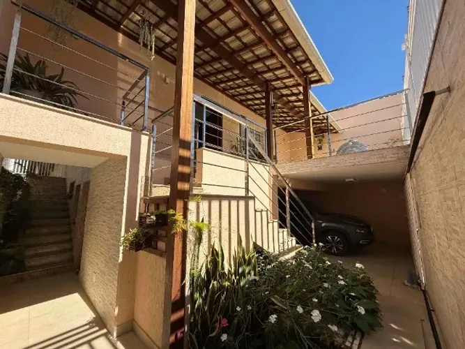 Casa à venda com 4 quartos e 4 vagas, Alípio de Melo, Belo Horizonte, MG CA0799