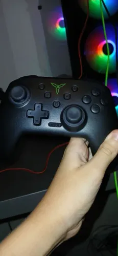 Controle com fio novo usado 3 vezes(negociação)