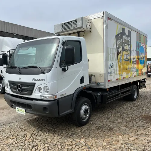 Accelo 1016 19/20 Baú Refrigerado