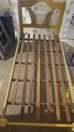 Cama de madeira