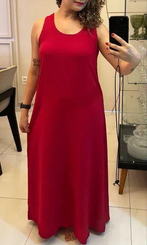 Vestido NOVO em crepe. Tamanho M, veste P