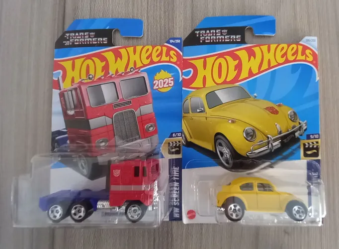 Transformers hot wheels Optimus prime e bumblebee 2