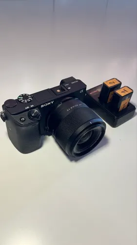 Câmera Sony A6400 + Lente Viltrox 20mm 2.8