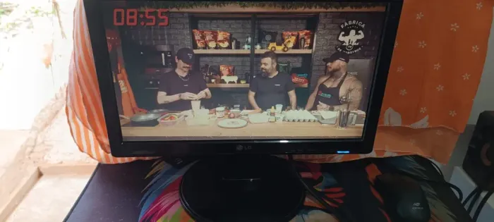 Monitor LG 15,6 polegadas - VGA