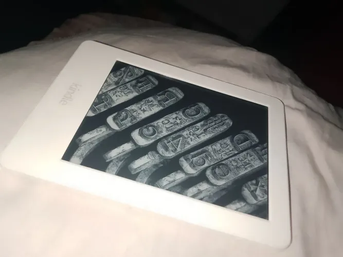 Kindle 7ª Geração Semi-novo + Capa Protetora