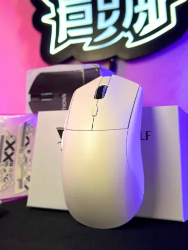 Mouse sem fio Smailwolf RS7 tri-mode Bluetooth 20000dpi Paw3311 Novo na Caixa