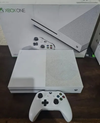 Xbox One S - 500GB -