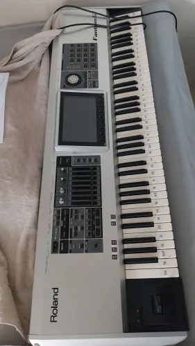 Teclado phanton 7 roland
