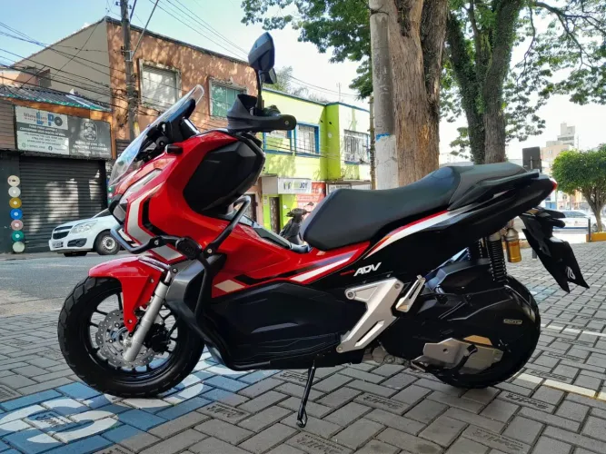 HONDA ADV 150 23/23 VERMELHA