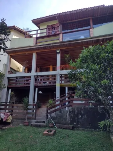 Linda Casa á venda na serra da Santa da Inês - 3 quartos e 7 vagas de garagem