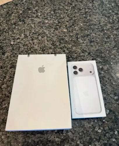 Apple IPhone 17 p max  Lacrado 