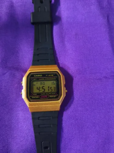 Relógio Casio f91w caixa dourada
