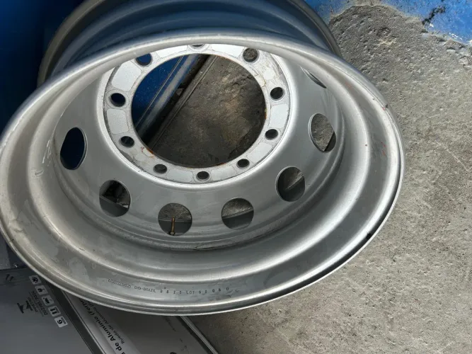 Roda aro 22,5 caminhão 10 furos