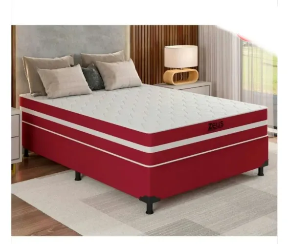 CAMA COM MOLAS ENSACADAS.