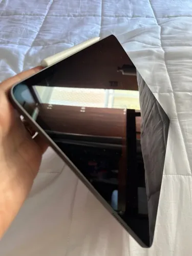 iPad Pro 12,9 5ª Geração (M1) 128 GB + Apple Pencil - Excelente Estado