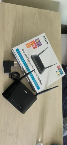 Roteador D-Link DIR-615 (usado)