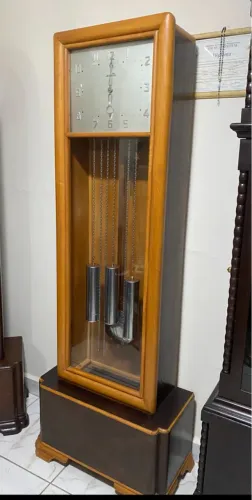 Relógio carrilhão pedestal