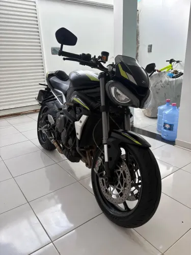 Triumph Street Triple 765RS