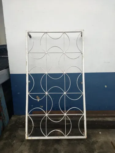 Basculante usado medida 1,27cm x 69,5cm Valor Rs 120,00 - banheiro