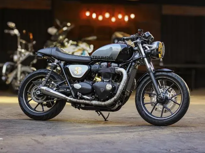 TRIUMPH STREET CUP 900cc